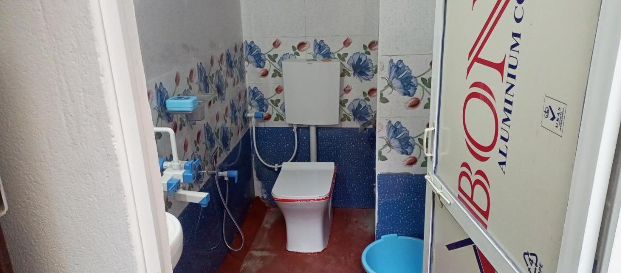 Aashirwad Residency Panzió Uddzsaín Kültér fotó