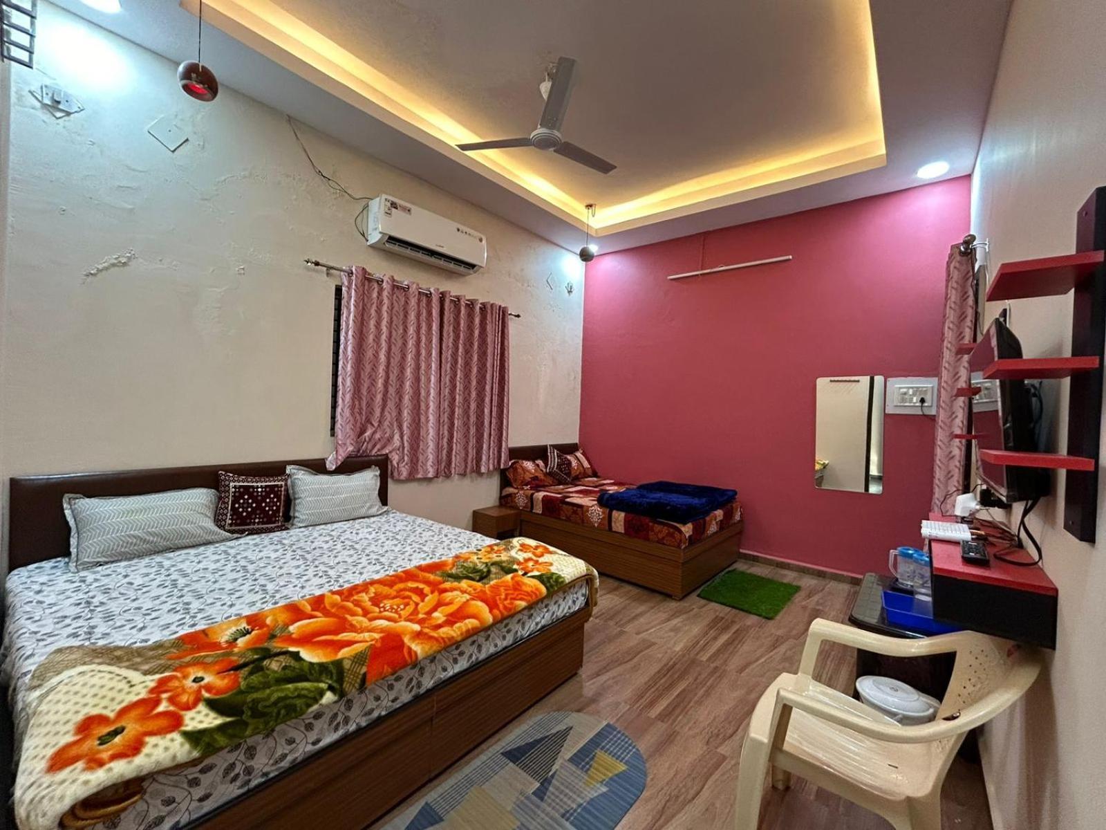 Aashirwad Residency Panzió Uddzsaín Szoba fotó